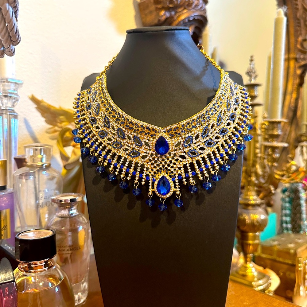 Elegant Gold and Blue Necklace